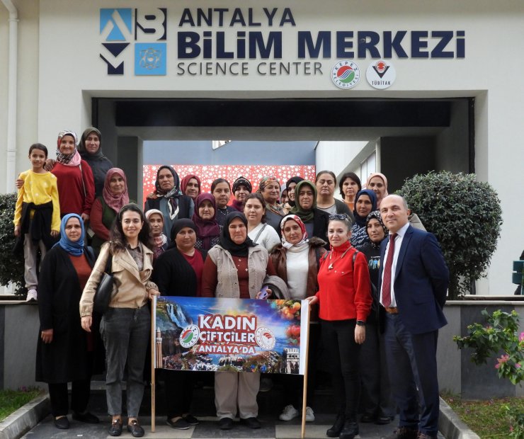 Kadın çiftçiler Dokumapark'ta