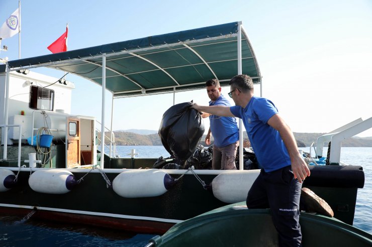 Muğla'da teknelerden 4 milyon litre atık su toplandı