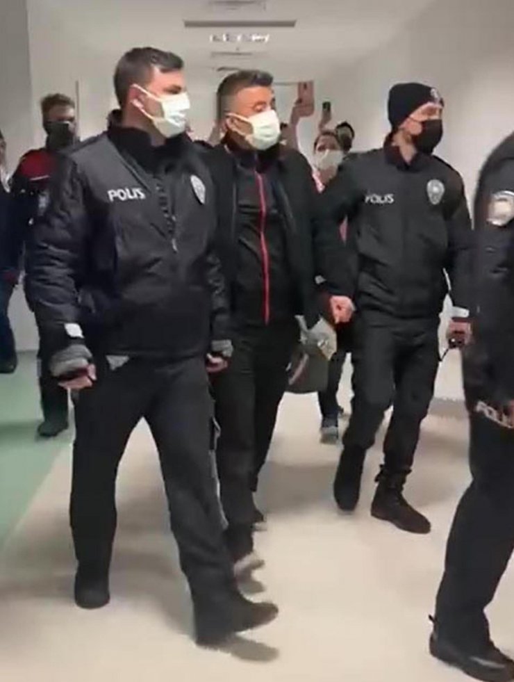 Uzman çavuşu protesto eden sağlık çalışanlarına ceza yağdı