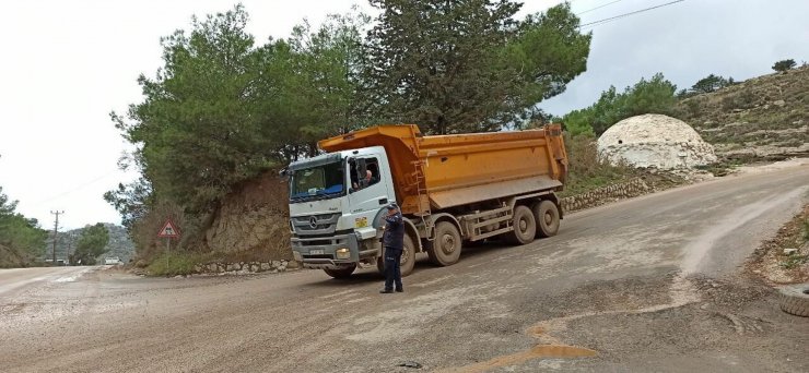 Bodrum'da çevreyi kirleten 20 hafriyat kamyonuna tutanak