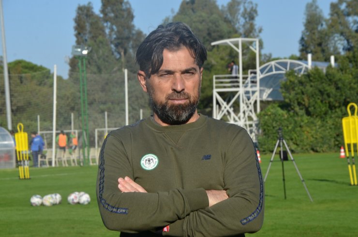 Konyaspor Teknik Direktörü Palut: Şampiyonluk yarışı çok takımla son haftalara kadar sürer