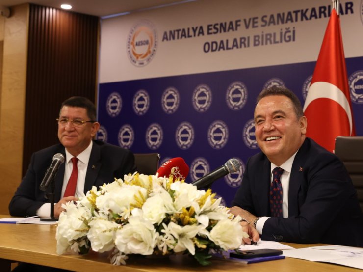 Başkan Böcek AESOB'da oda başkanlarıyla buluştu