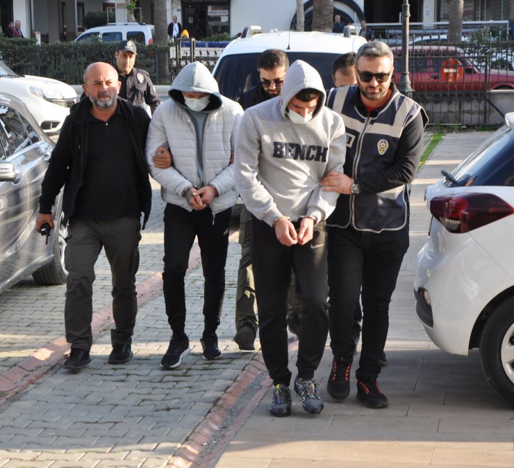 CHP İlçe Başkanı Demir'i sopalarla darbeden 2 kişi teslim oldu (2)