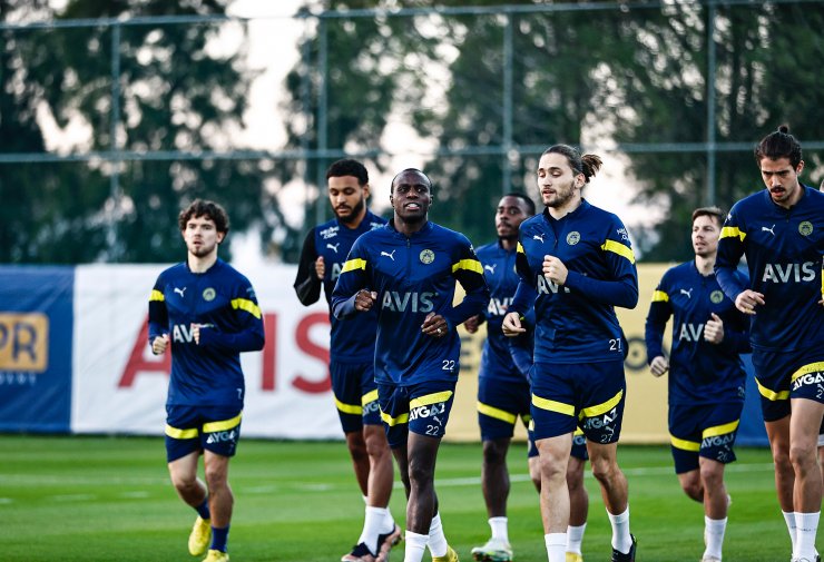 Fenerbahçe, Antalya kampındaki ilk çalışmasını gerçekleştirdi