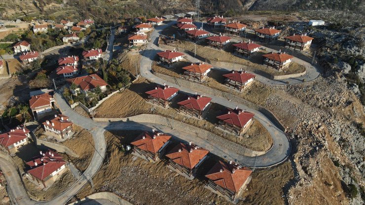 TOKİ, Antalya yangını sonrası Akseki'de 64 evin yapımını tamamladı