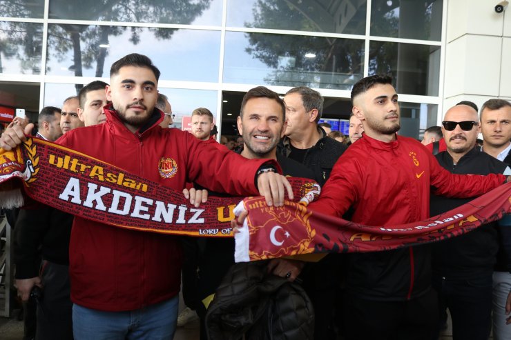 Galatasaray, Antalya'da coşkuyla karşılandı