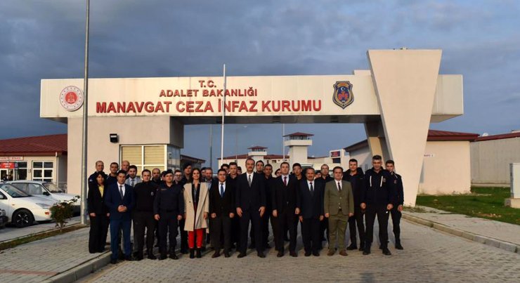 Manavgat Cezaevi'nde 200 zeytin fidanı dikildi