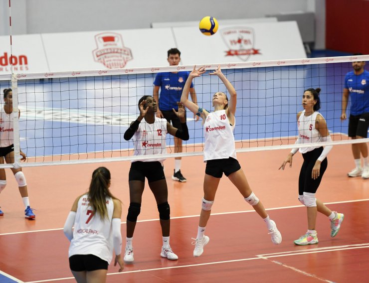 Muratpaşa'nın Sultanları, İstanbul Büyükşehir'i konuk ediyor