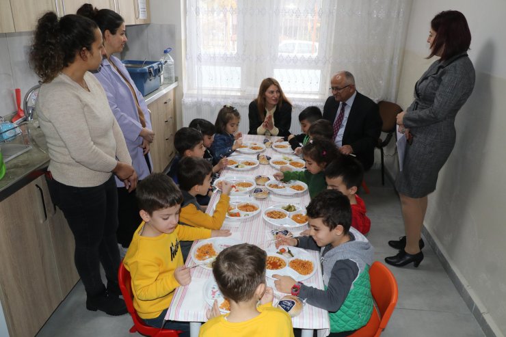 Okul öncesi öğrencilere ücretsiz yemek desteği