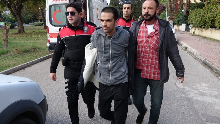 Annesini boğazına bıçak saplayıp öldürdü, 'Hatırlamıyorum' dedi (2)