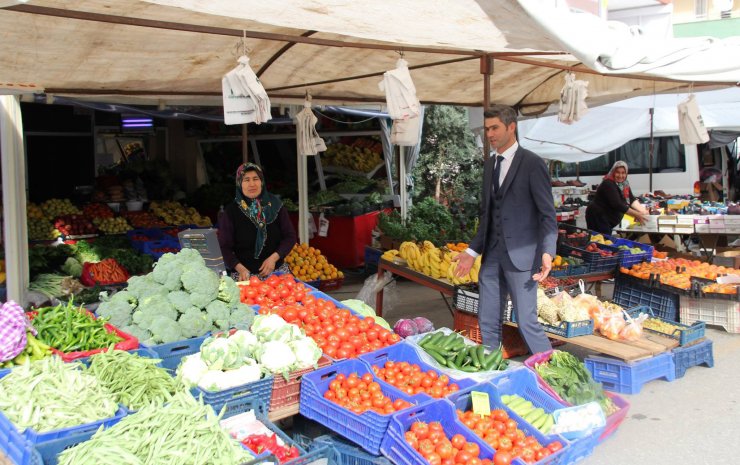 Serik'te turizm pazarı esnafı mutlu
