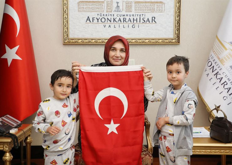 Vali Yiğitbaşı şehit ailelerini dinledi