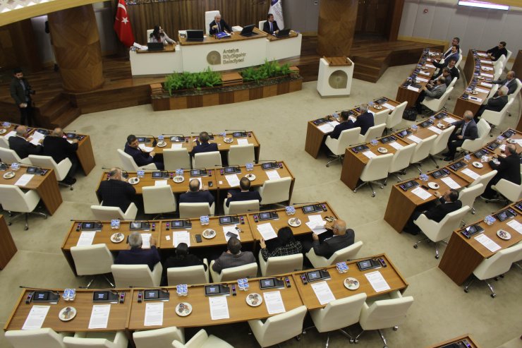 Yılın son meclisinde 'geçmiş olsun' temennisi
