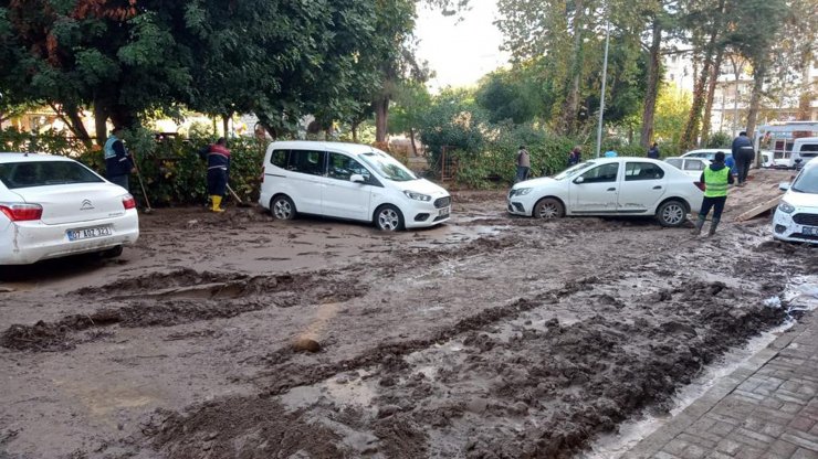 Kaş Belediyesi'nden Kumluca'ya yardım eli