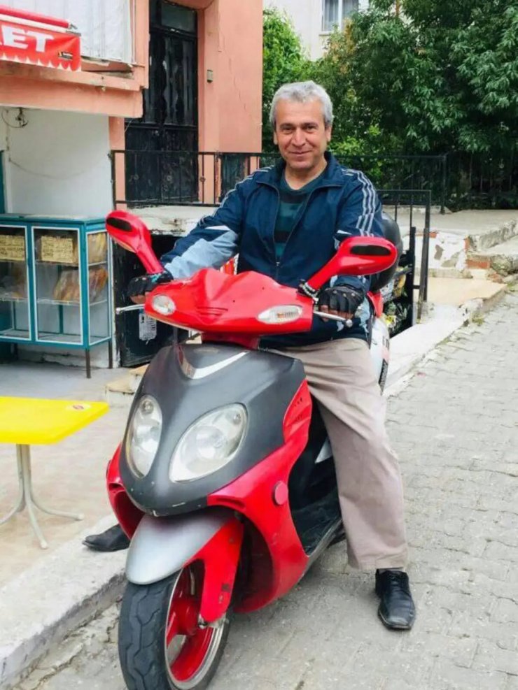 TIR'ın altında kalan motosikletli öldü