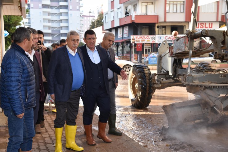 AESOB, Kumluca'da sel felaketiyle zarar gören esnafın yanında
