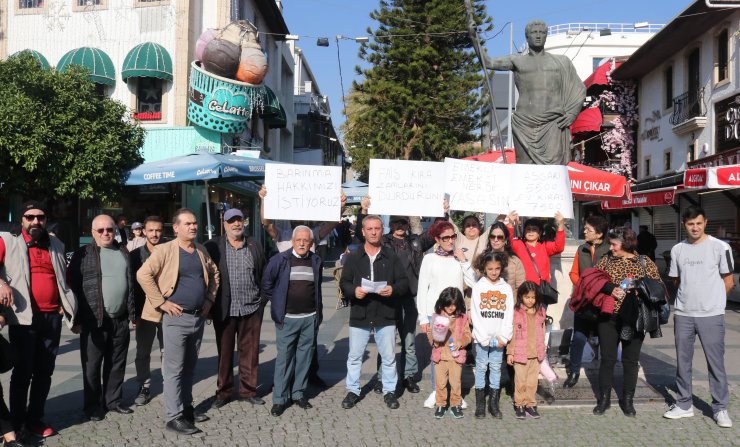 Antalya'da 'yüksek kira' protestosu