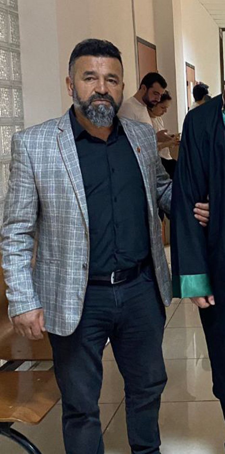 Öldürülen Azra'nın babasına, avukata hakaretten beraat