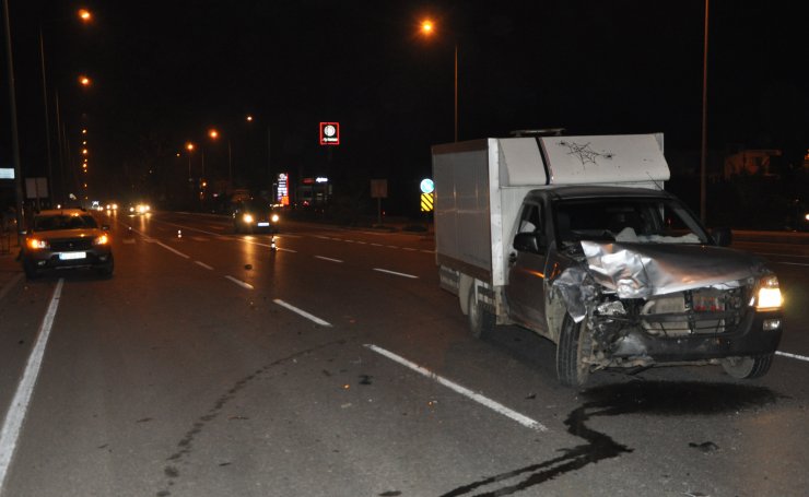 Otomobille kamyonet çarpıştı: 1 yaralı
