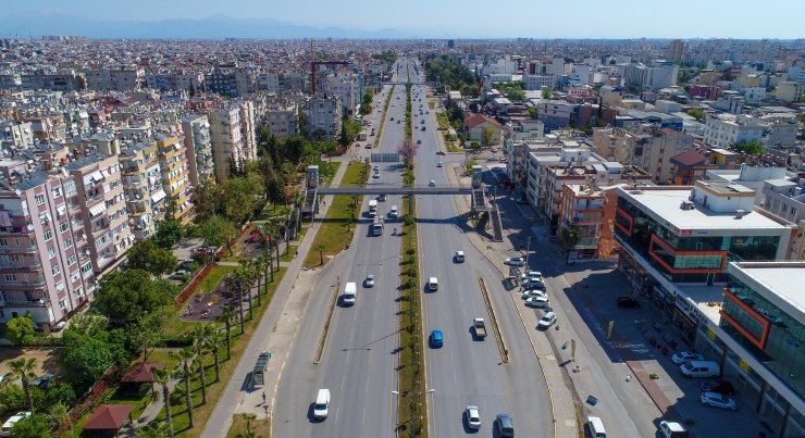 Antalya'da kilometrekareye 126 kişi