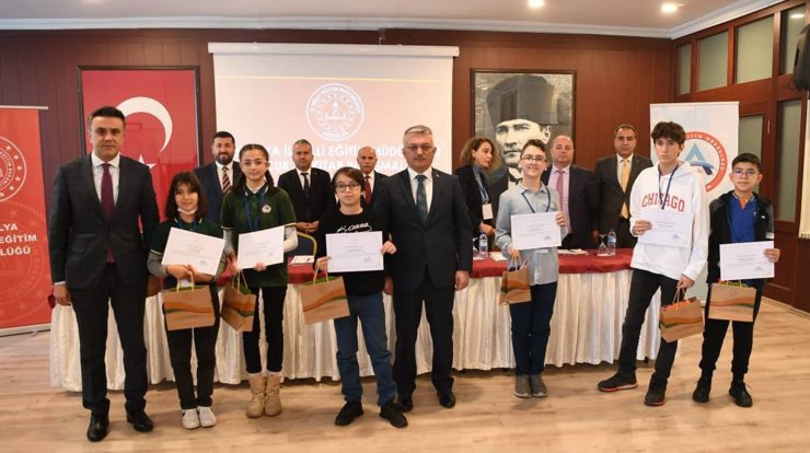 Vali Yazıcı: Antalya'mız en çok kitap okunan illerden biri olacak