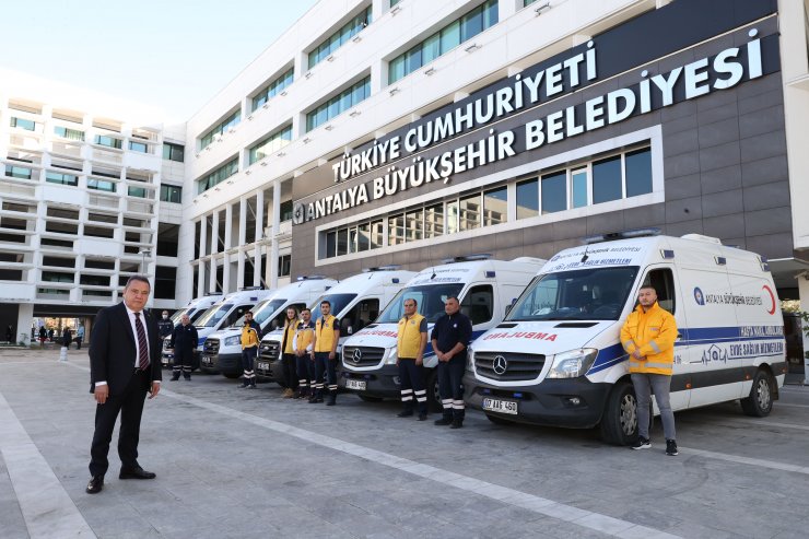 Büyükşehir Belediyesi ambulans araç filosunu genişletti