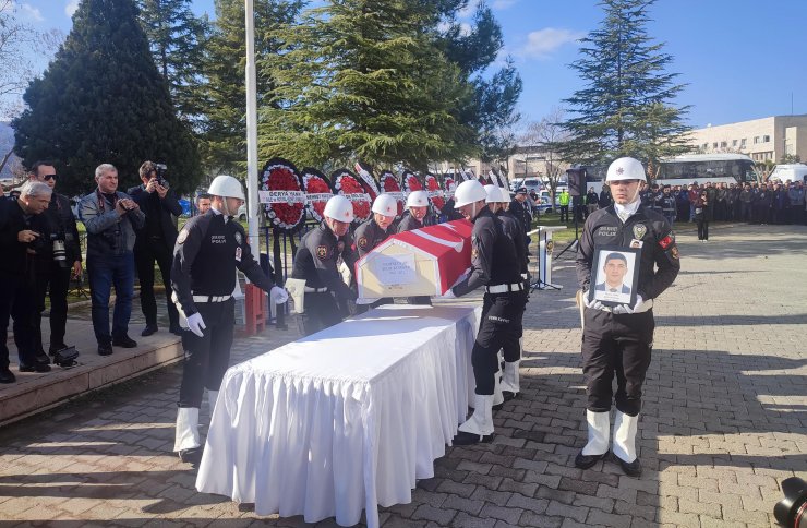 Komiser Ekrem, görev dönüşü trafik kazasında şehit oldu (2)