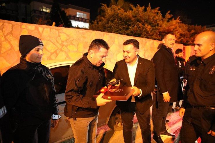 Başkan Yücel hastaneler ve emniyet güçlerini ziyaret etti