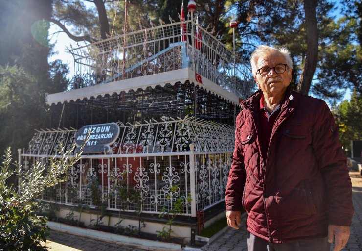 Eşine 'türbe' gibi mezar yapıp, aydınlatma direğinden çektiği elektrikle aydınlattı
