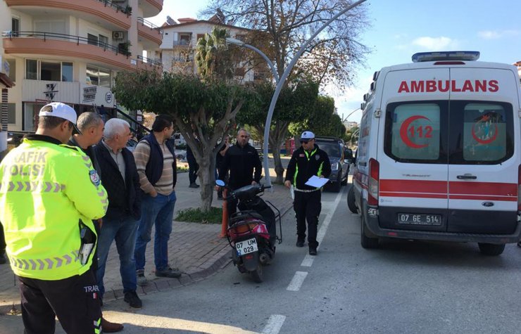 Otomobille motosiklet çarpıştı: 1 yaralı