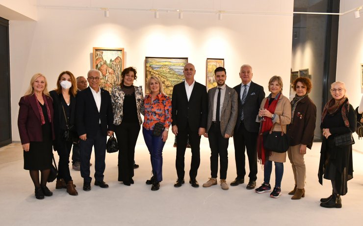 Ressam Kehnemuyi'nin 'Bir Cumhuriyet Kadını' sergisi açıldı