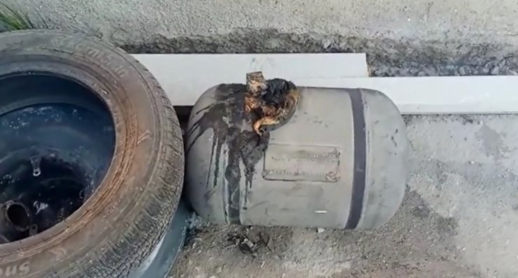Patlayan LPG tankı hasara neden oldu