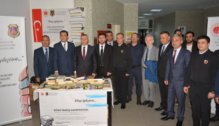 Manavgat'ta 'Kitap İyiliktir' bağış kampanyası başlatıldı