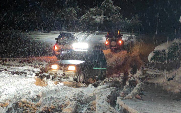 Karda off-road yapıp eğlendiler