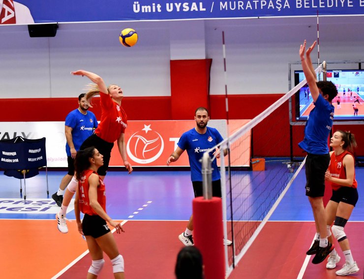 Muratpaşa'nın Sultanları, lider Göztepe'yi ağırlayacak