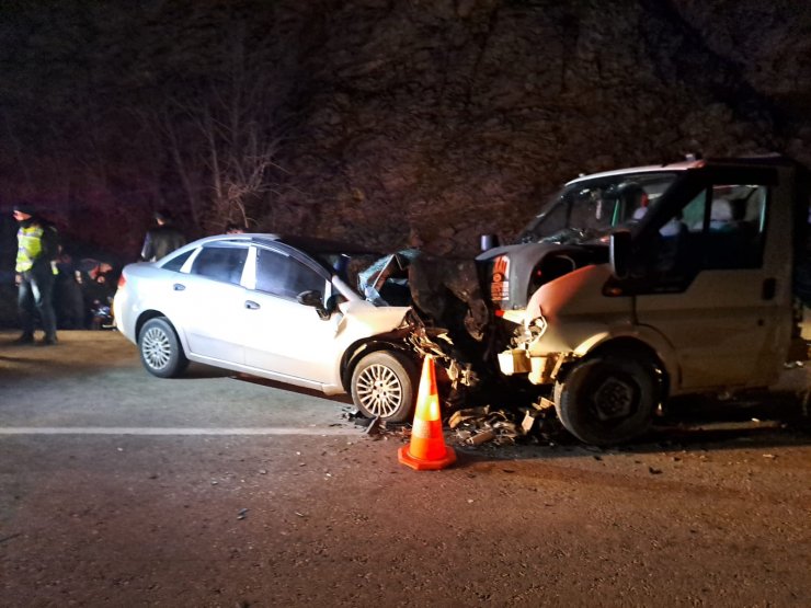 Isparta'da hatalı sollama kazası: 1 ölü, 3 yaralı