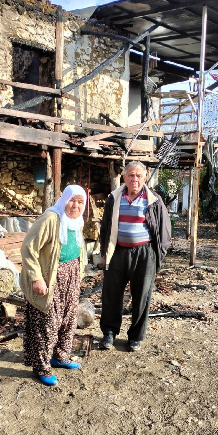 Evleriyle, portakal hasadı kazancı ve 1 ton zeytinyağı yandı