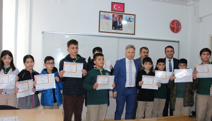 Bucak'ta 12 bin 495 öğrenci karne aldı