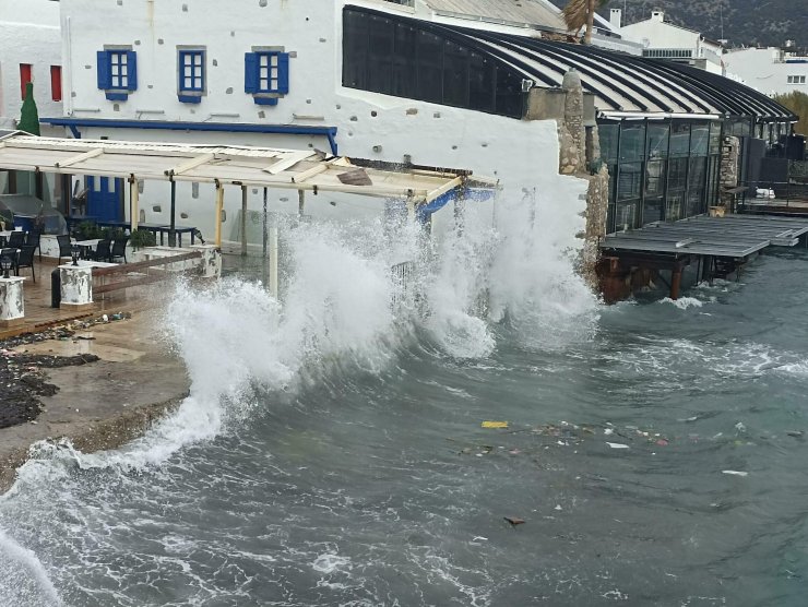 Bodrum'da yarın feribot seferlerine fırtına engeli