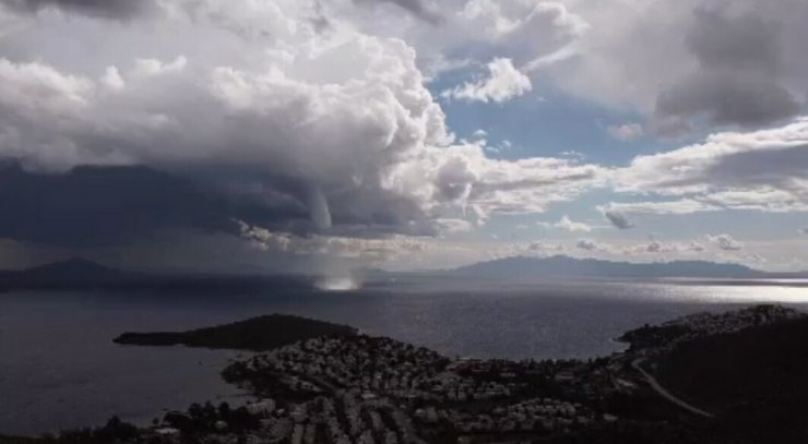 Bodrum'da hortum, dolu ve sağanak