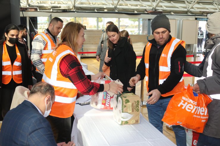 Antalya'da depremzedeler için yardım kampanyası