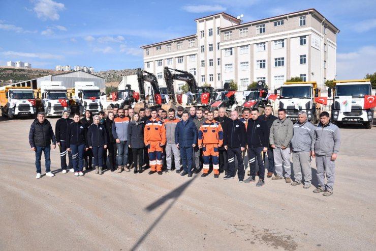 Kepez'in ekipleri deprem bölgesi için yolda