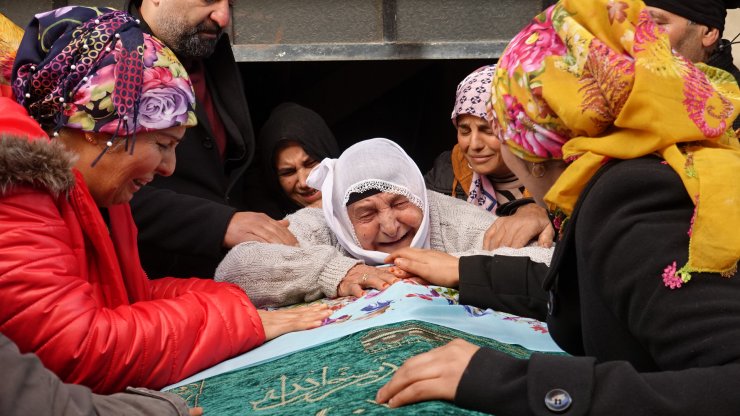 Depremde ölen Nurcan'ın 6 aylık bebeğinden haber yok