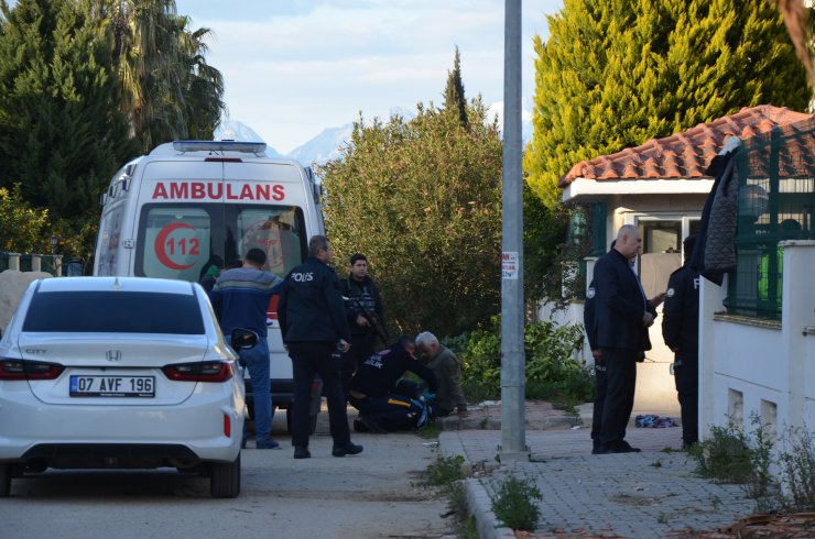 Alacak tartışmasında akrabalarına kurşun yağdırdıktan sonra intihara kalkıştı: 2 ölü, 4 yaralı