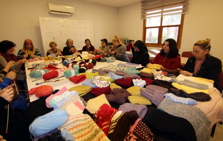 Alanyalı kadınlardan depremzedelere destek