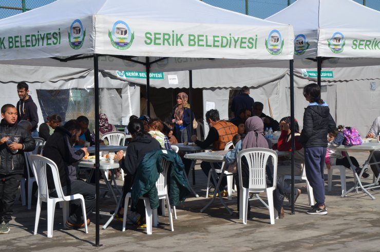 Serik 6 bin depremzedeyi ağırlıyor