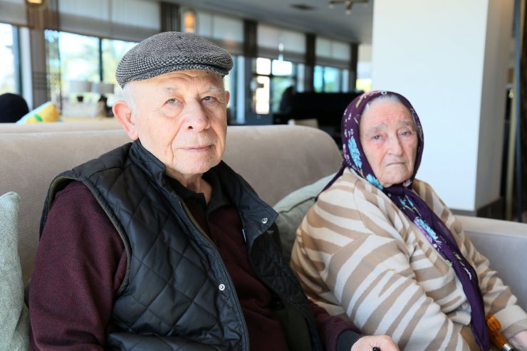 Depremzedeler kimliğini, ayakkabısını alamadan Antalya'ya geldi