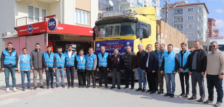 Burdur'dan deprem bölgesine gıda malzemesi