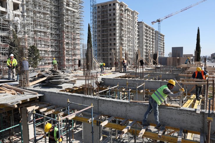 Güneş Mahallesi'nde 4 bloğun kaba inşaatı tamamlandı