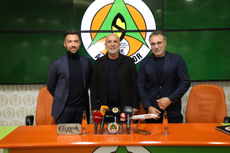 Alanyaspor’da Ersun Yanal dönemi başladı